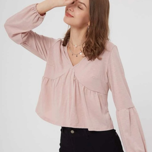 V Neck Ruffled Hem Long Sleeve Tee - Picture 4 of 4